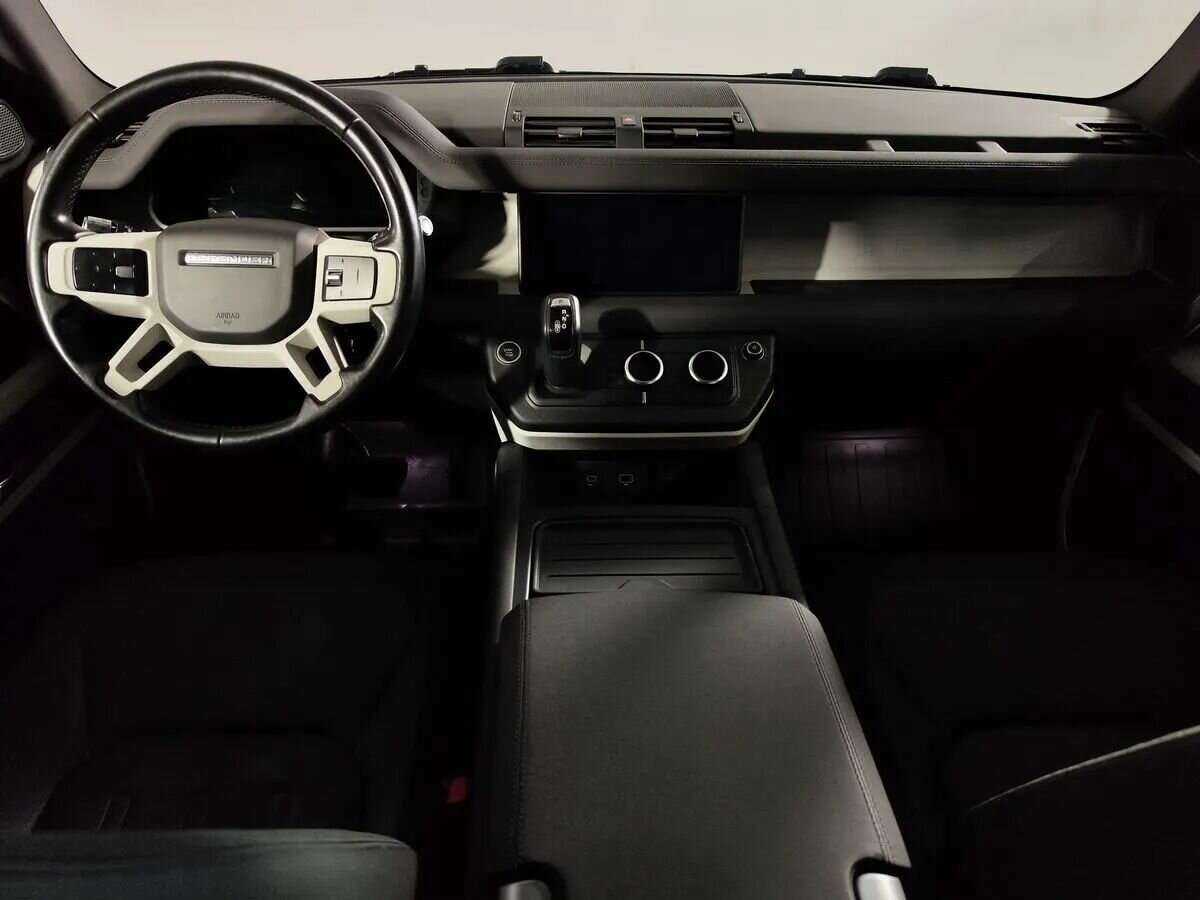 Land Rover Defender с пробегом — 2021 год. Фото: #9