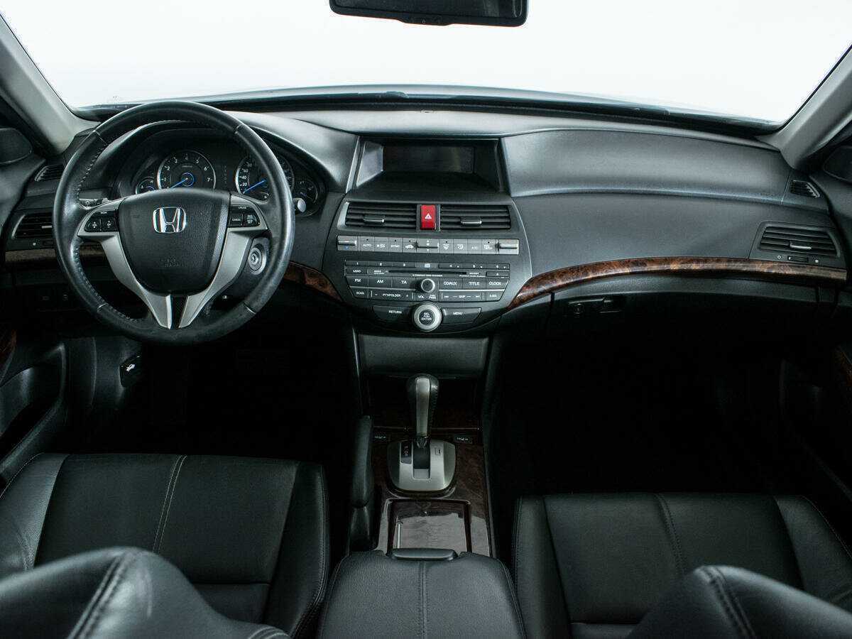 Honda Crosstour с пробегом — 2011 год. Фото: #11