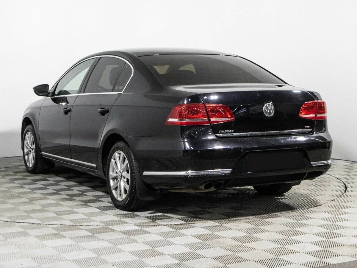 Volkswagen Passat с пробегом — 2011 год. Фото: #7
