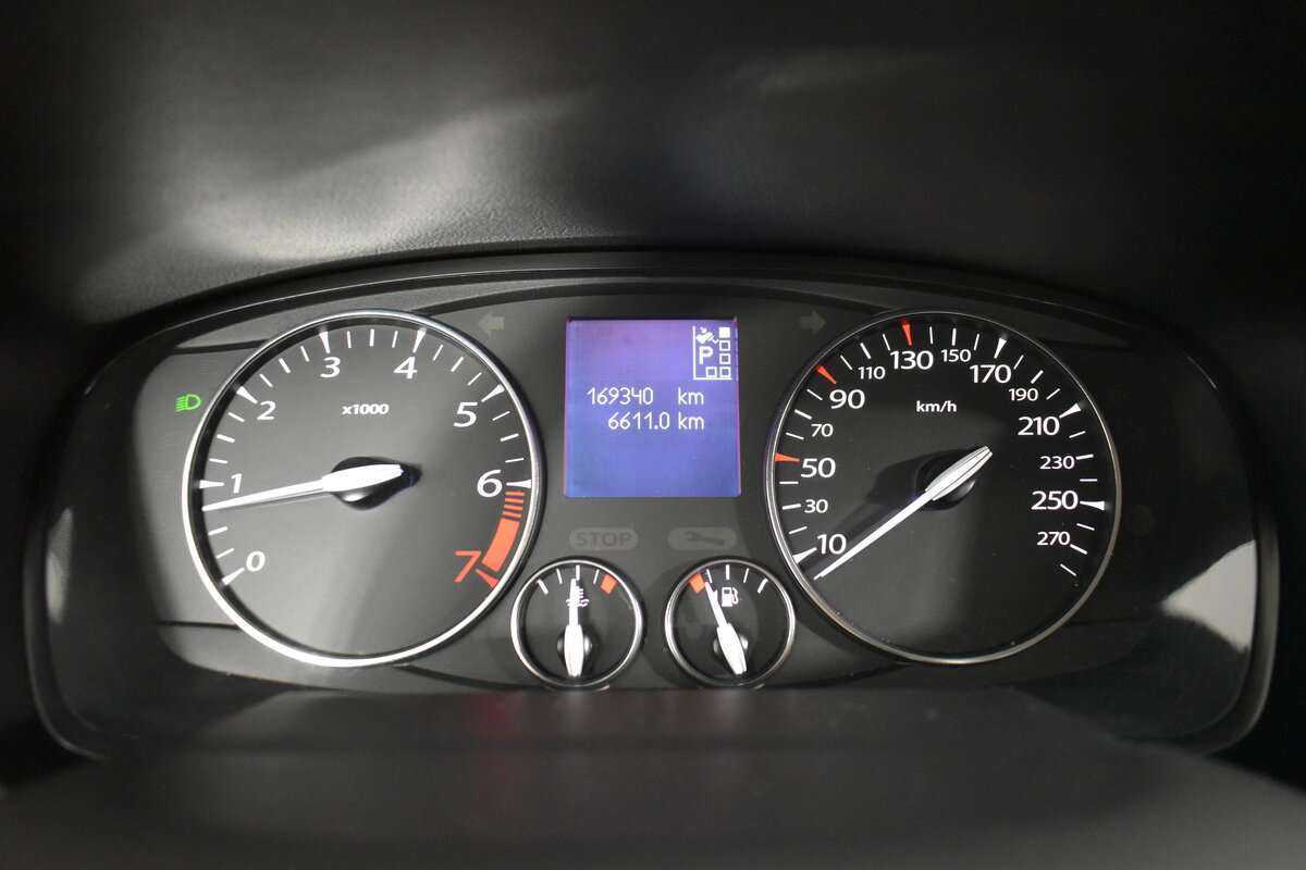 Renault Latitude с пробегом — 2013 год. Фото: #13