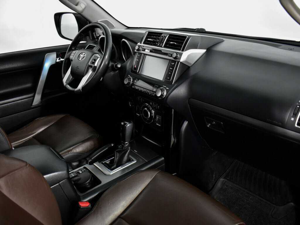 Toyota Land Cruiser Prado с пробегом — 2015 год. Фото: #11