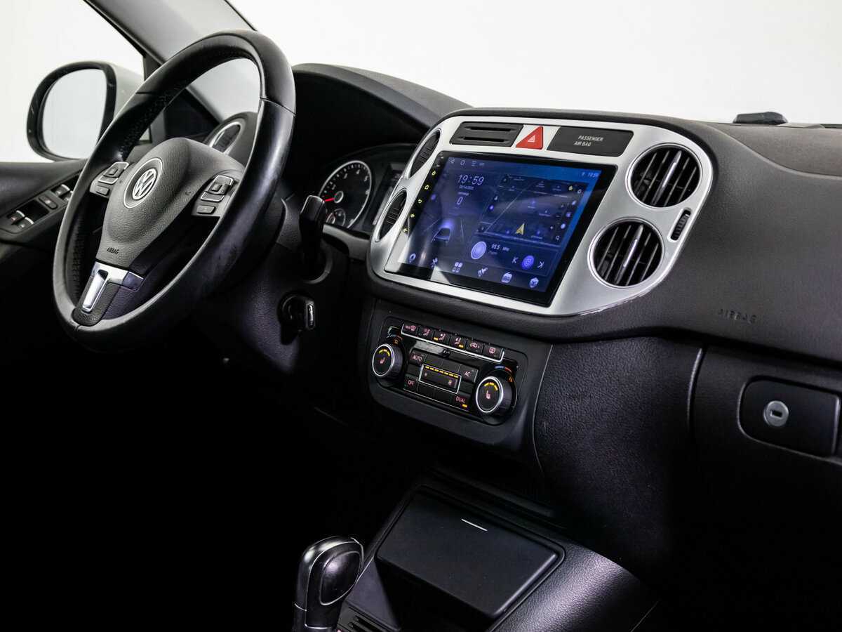 Volkswagen Tiguan с пробегом — 2010 год. Фото: #14