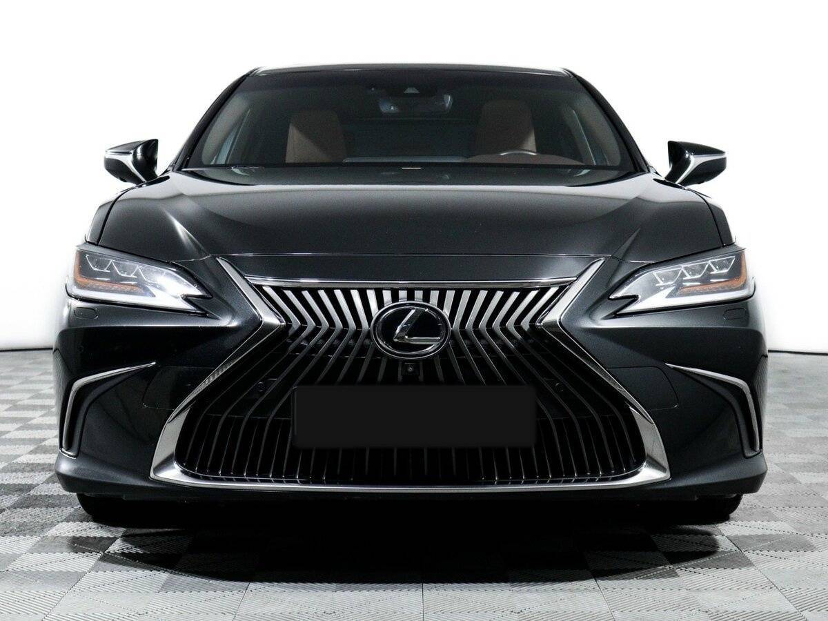 Lexus ES с пробегом — 2018 год. Фото: #1