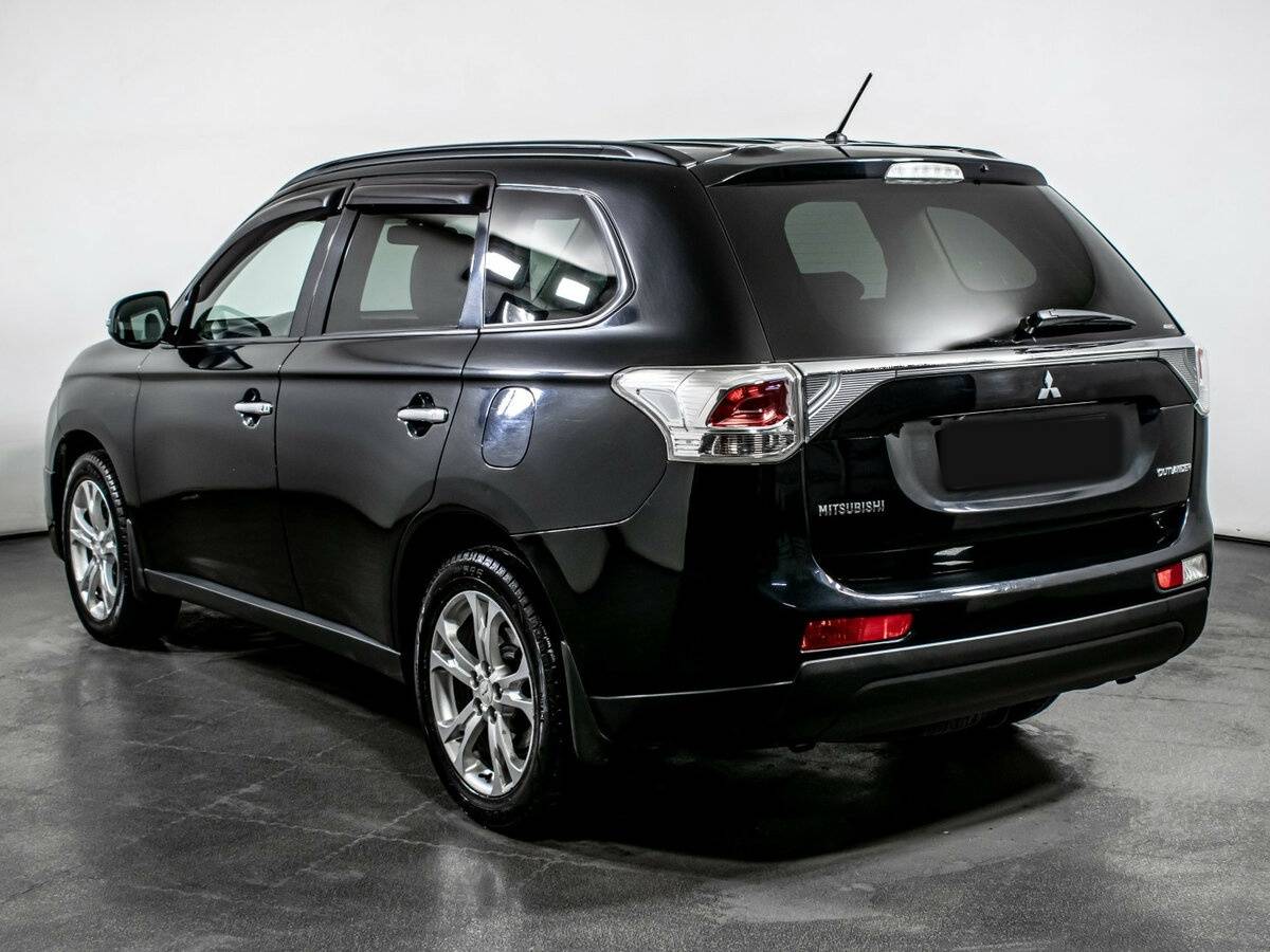 Mitsubishi Outlander с пробегом — 2013 год. Фото: #6