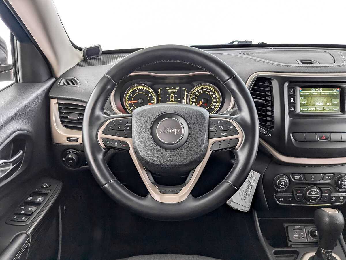 Jeep Cherokee с пробегом — 2014 год. Фото: #18
