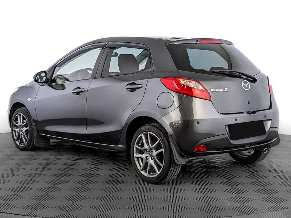 Mazda 2 с пробегом — 2013 год. Фото: #6