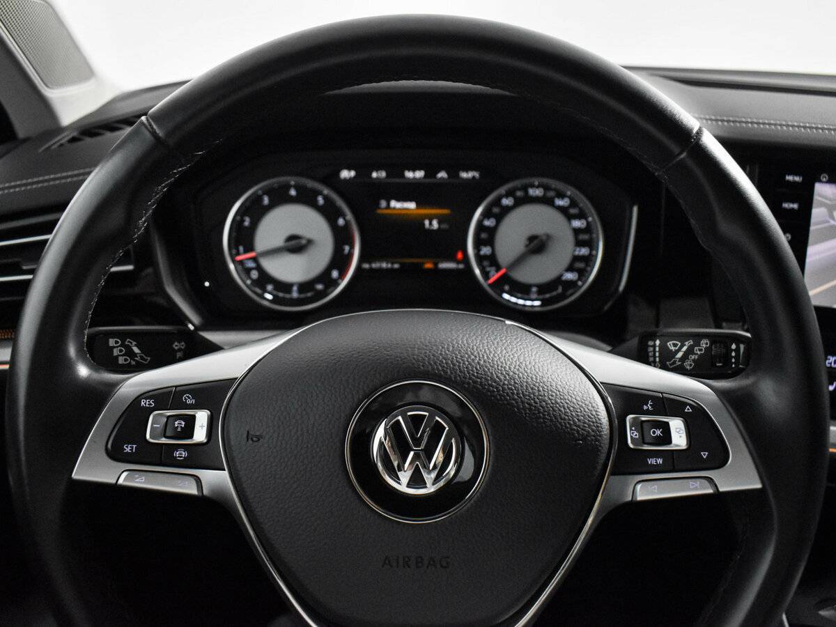 Volkswagen Touareg с пробегом — 2019 год. Фото: #22