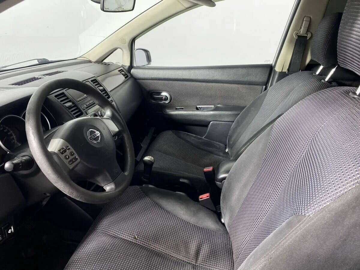 Nissan Tiida с пробегом — 2011 год. Фото: #9