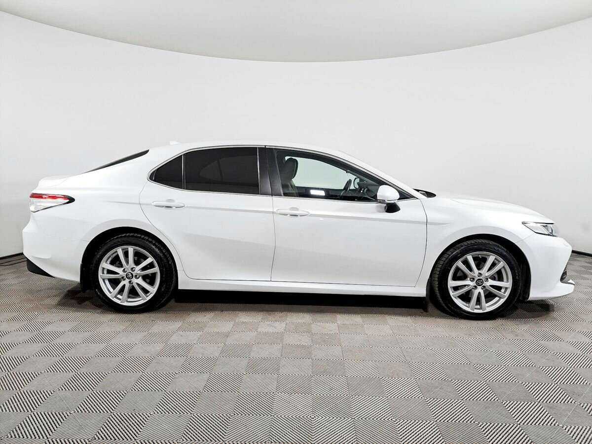 Toyota Camry с пробегом — 2019 год. Фото: #3