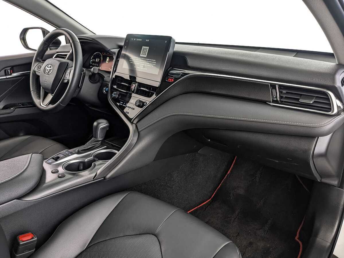 Toyota Camry с пробегом — 2023 год. Фото: #8