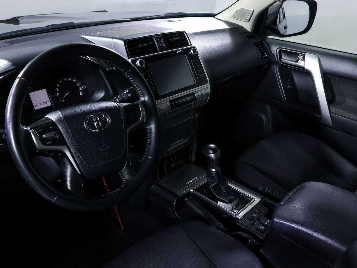 Toyota Land Cruiser Prado с пробегом — 2019 год. Фото: #12