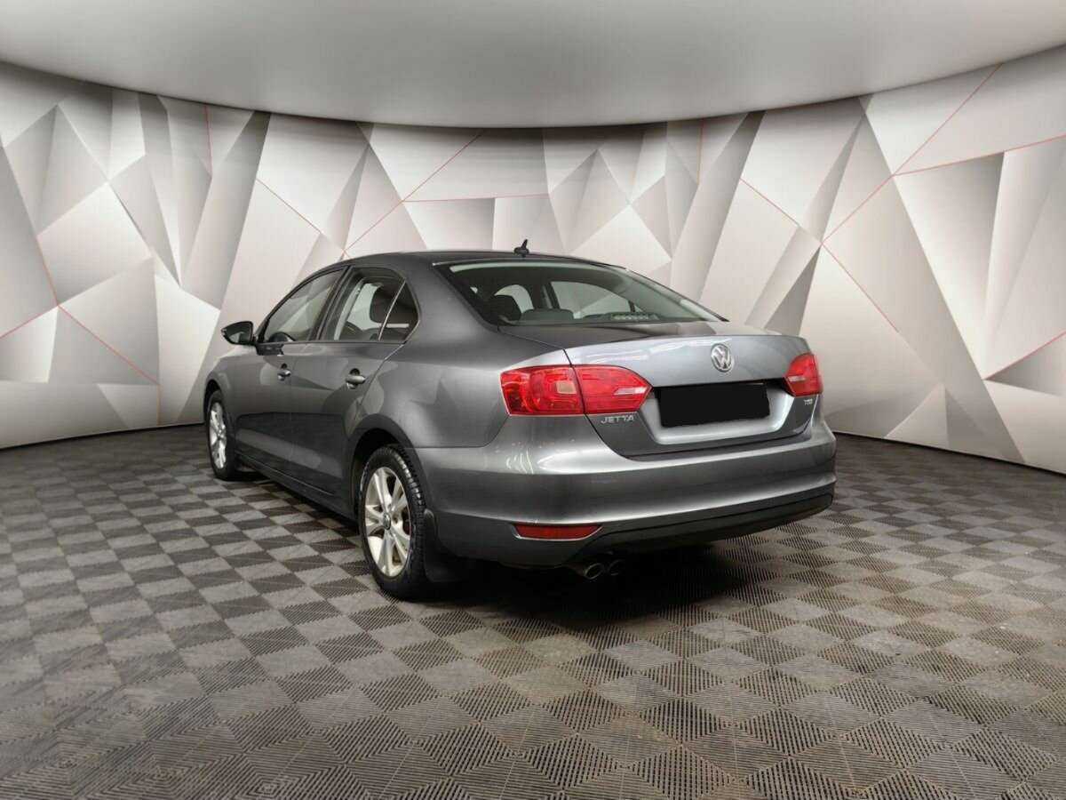 Volkswagen Jetta с пробегом — 2011 год. Фото: #3