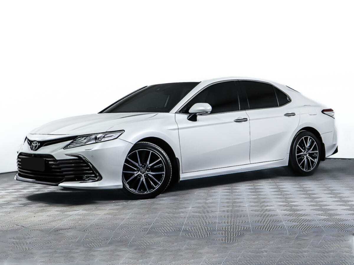 Toyota Camry с пробегом — 2022 год. Посмотреть фото