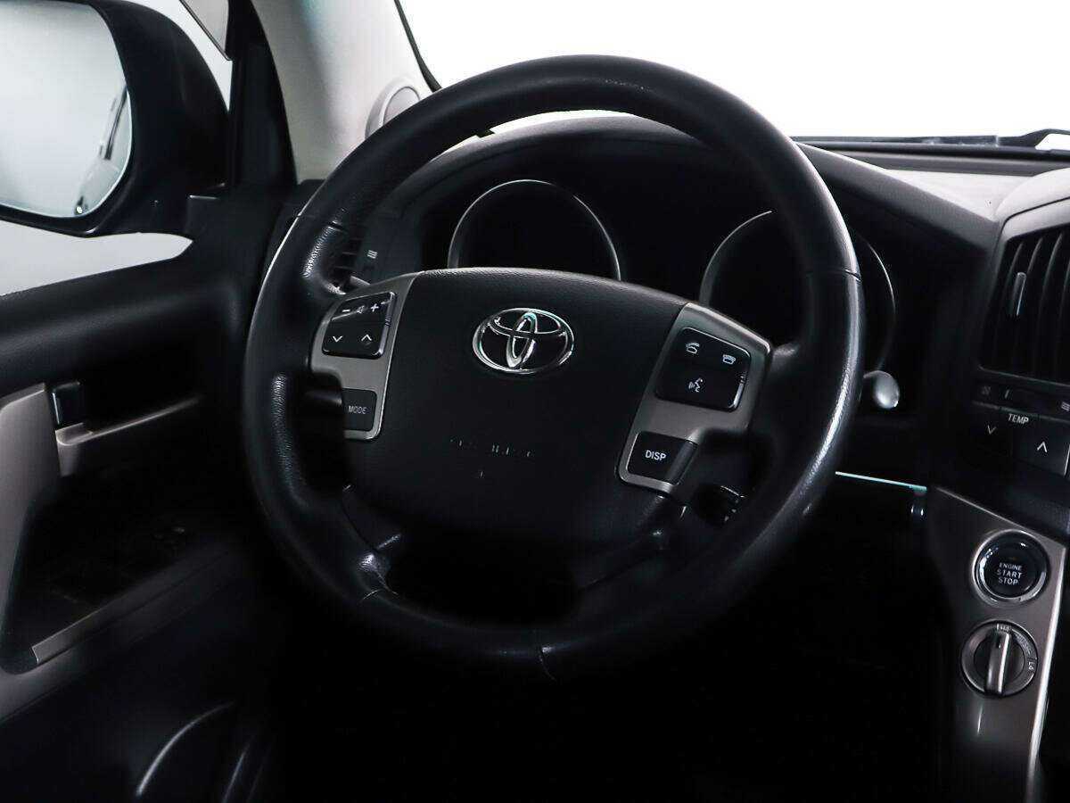 Toyota Land Cruiser с пробегом — 2011 год. Фото: #12