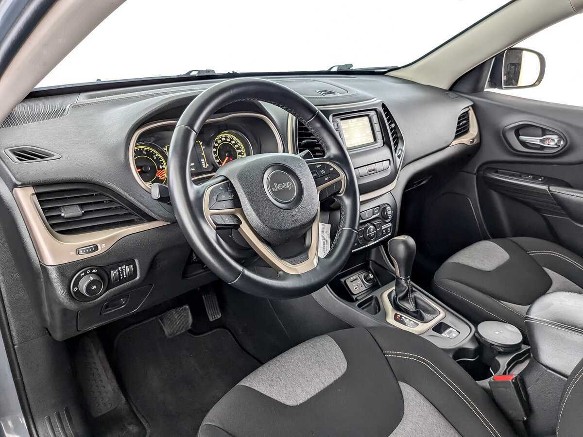 Jeep Cherokee с пробегом — 2014 год. Фото: #15
