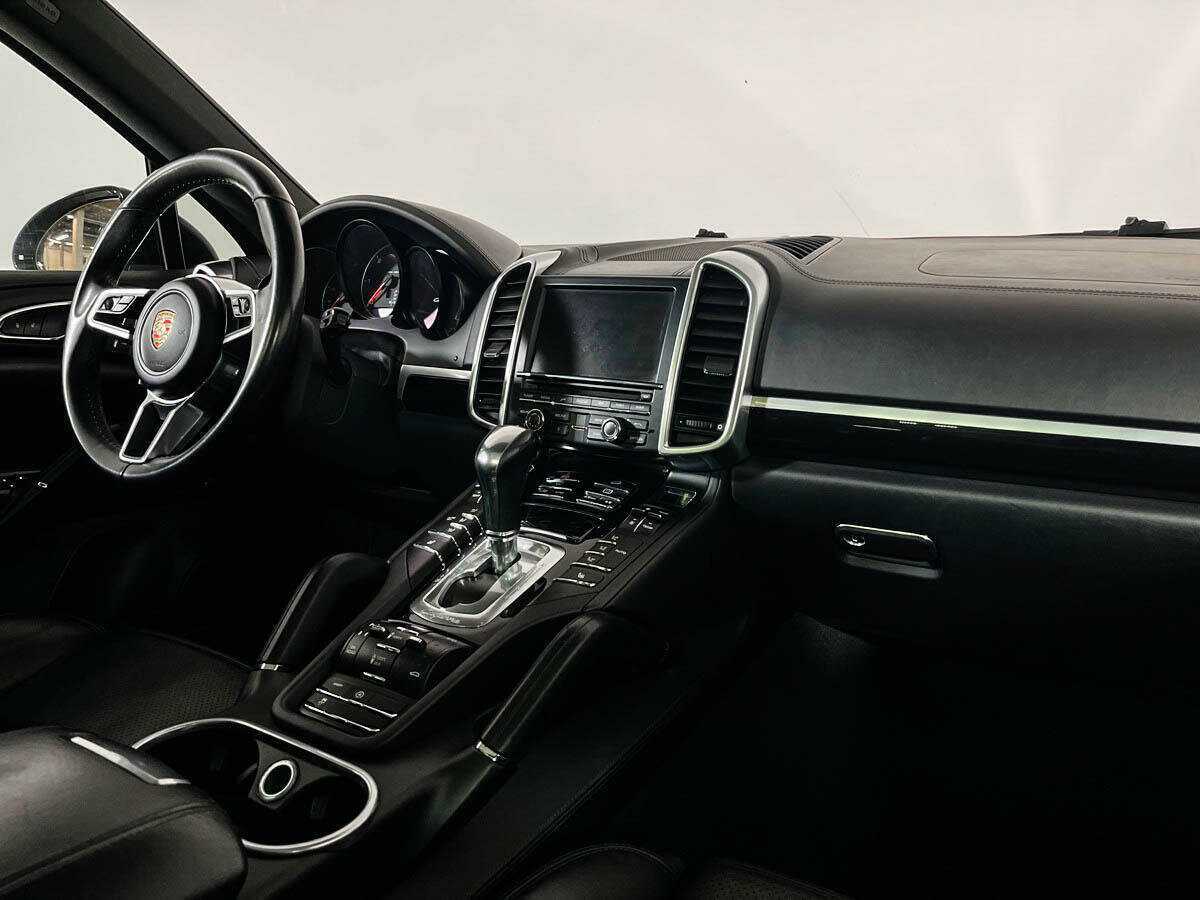 Porsche Cayenne с пробегом — 2015 год. Фото: #8