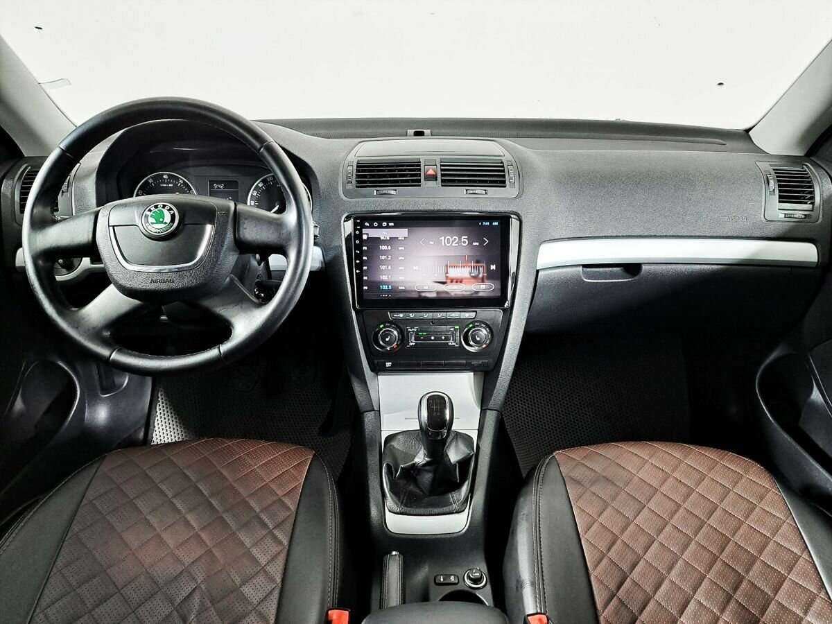 Skoda Octavia с пробегом — 2011 год. Фото: #9