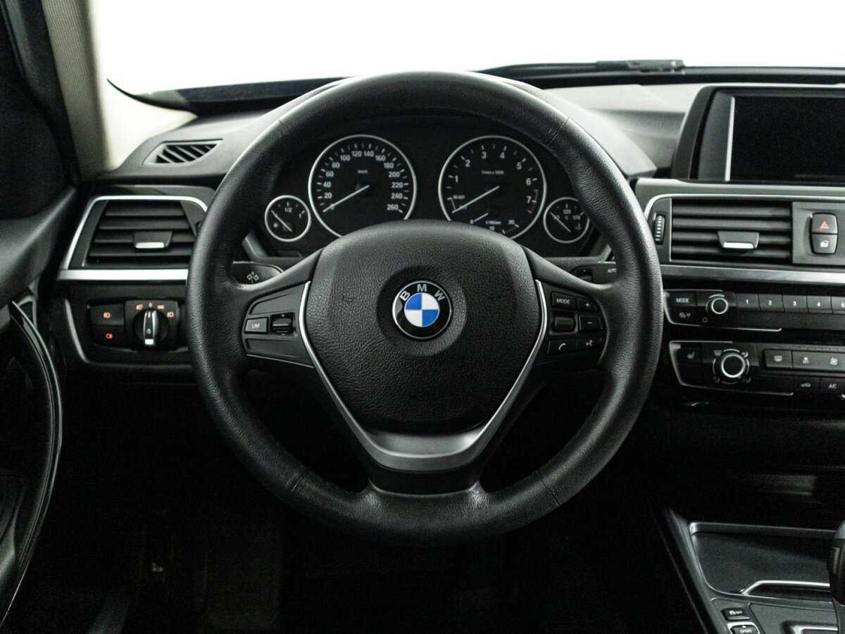 BMW 3 серии с пробегом — 2018 год. Фото: #18