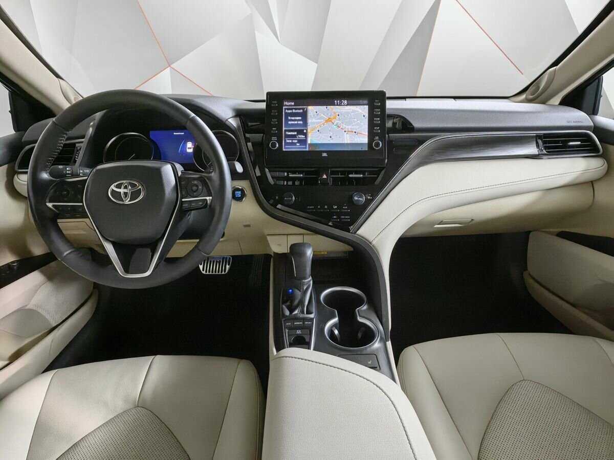 Toyota Camry с пробегом — 2022 год. Фото: #9