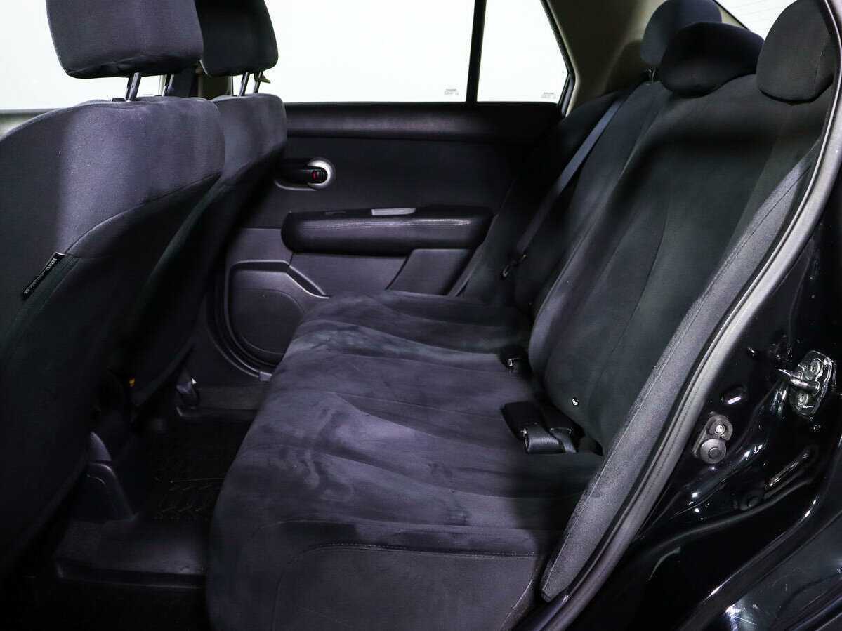 Nissan Tiida с пробегом — 2010 год. Фото: #7