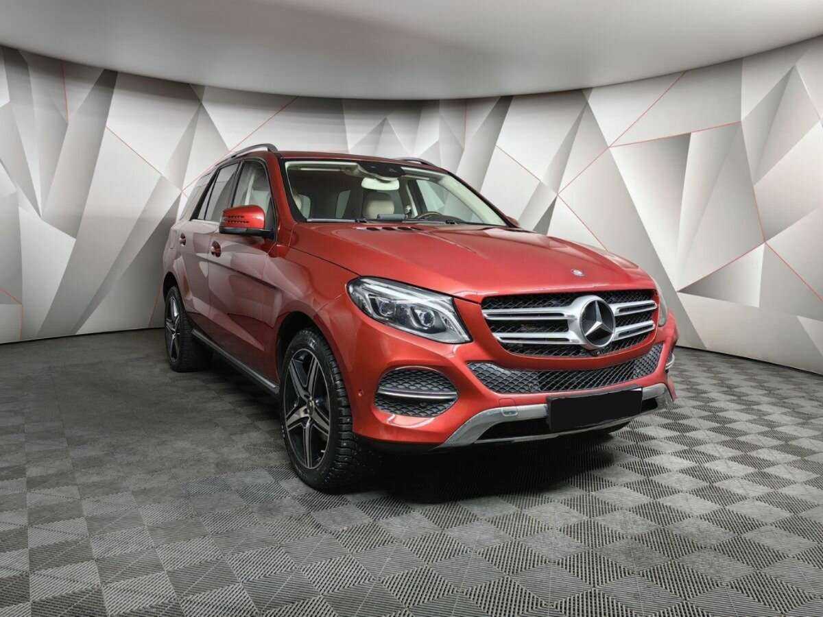 Mercedes-Benz GLE с пробегом — 2015 год. Фото: #2