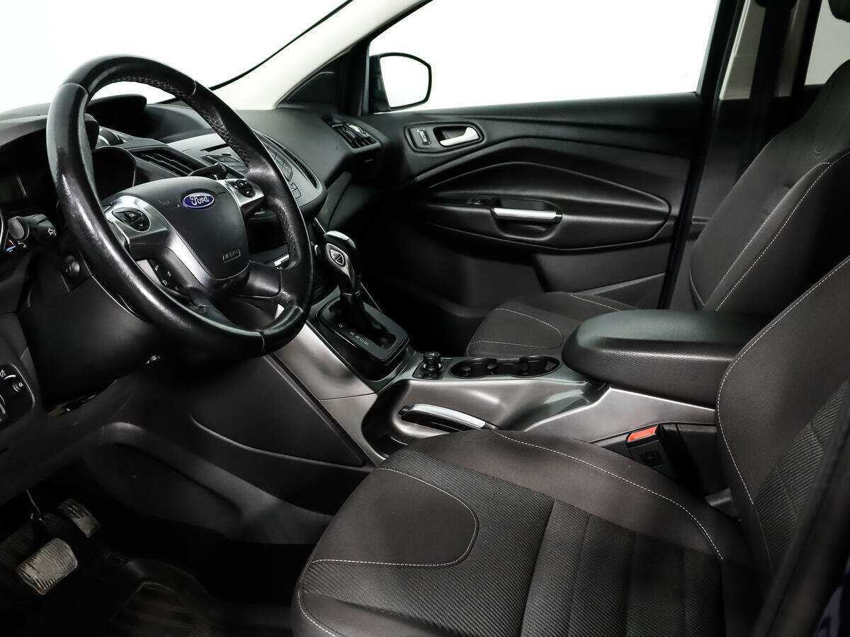 Ford Kuga с пробегом — 2014 год. Фото: #7