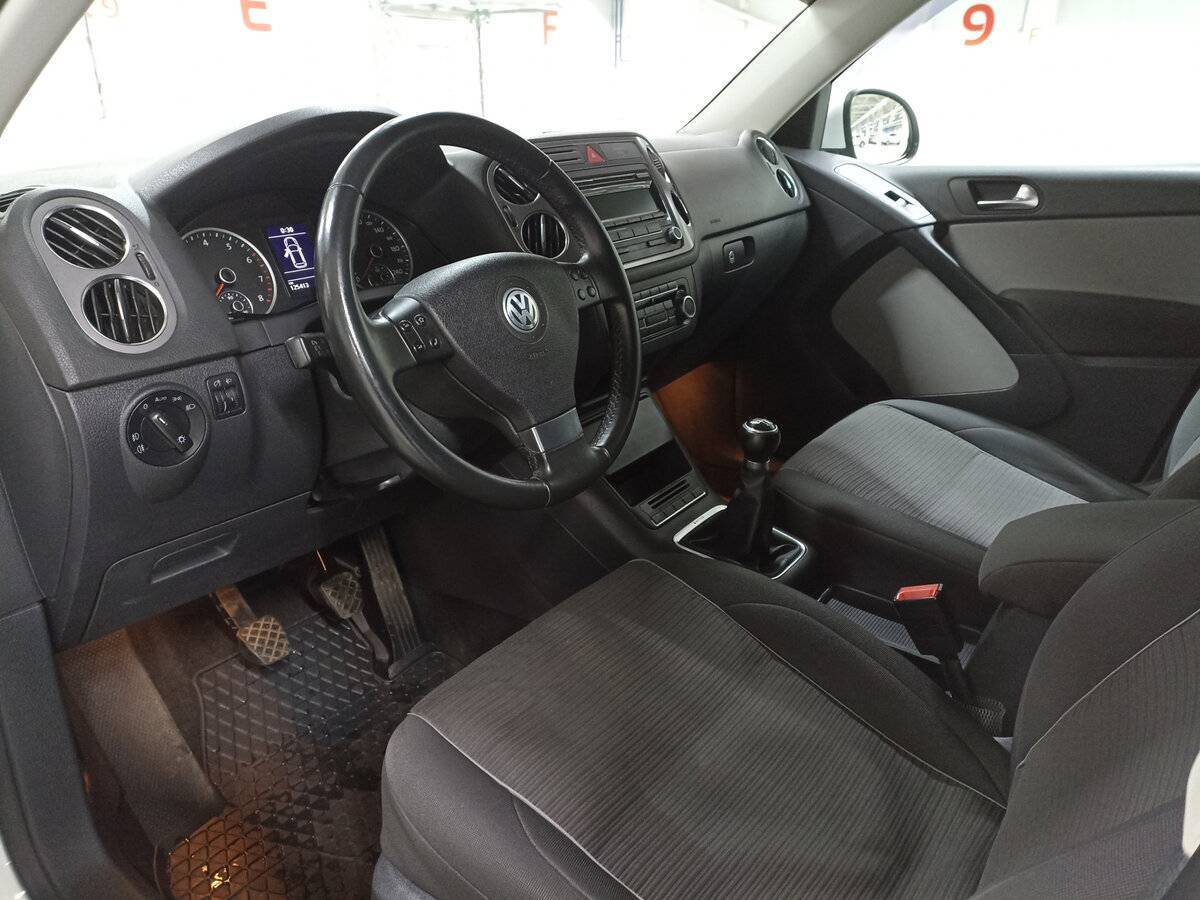 Volkswagen Tiguan с пробегом — 2010 год. Фото: #15