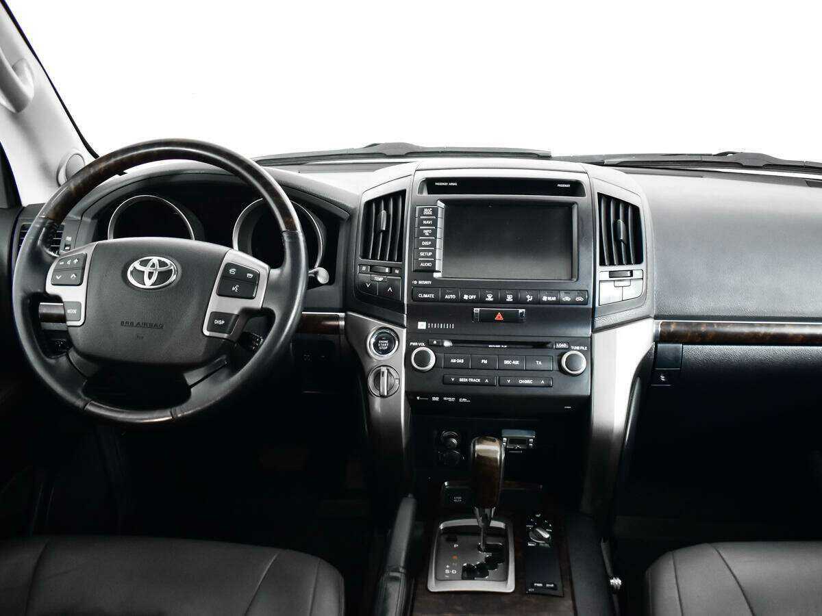 Toyota Land Cruiser с пробегом — 2010 год. Фото: #10