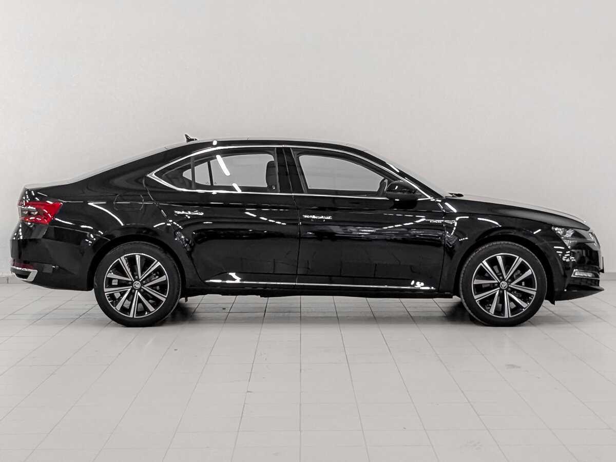 Skoda Superb с пробегом — 2024 год. Фото: #6