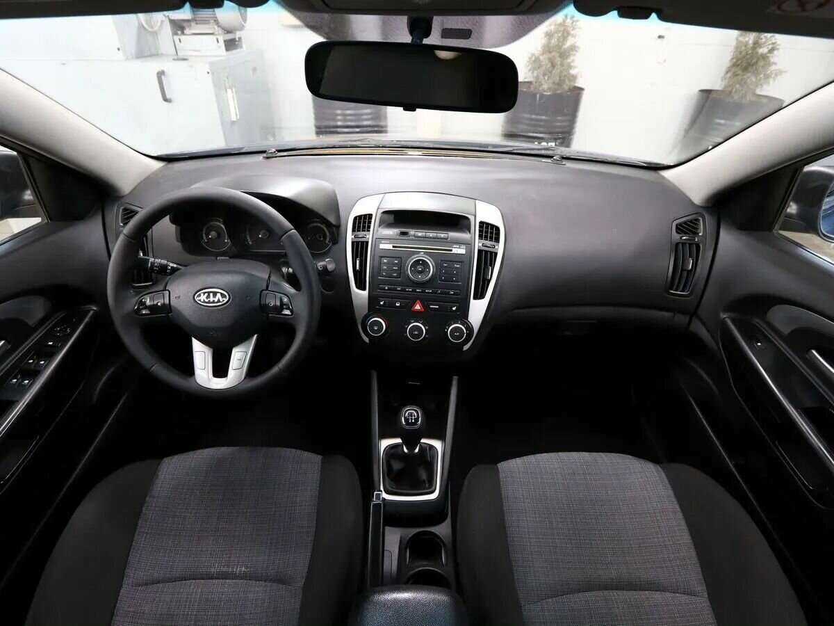 Kia Ceed с пробегом — 2010 год. Фото: #14