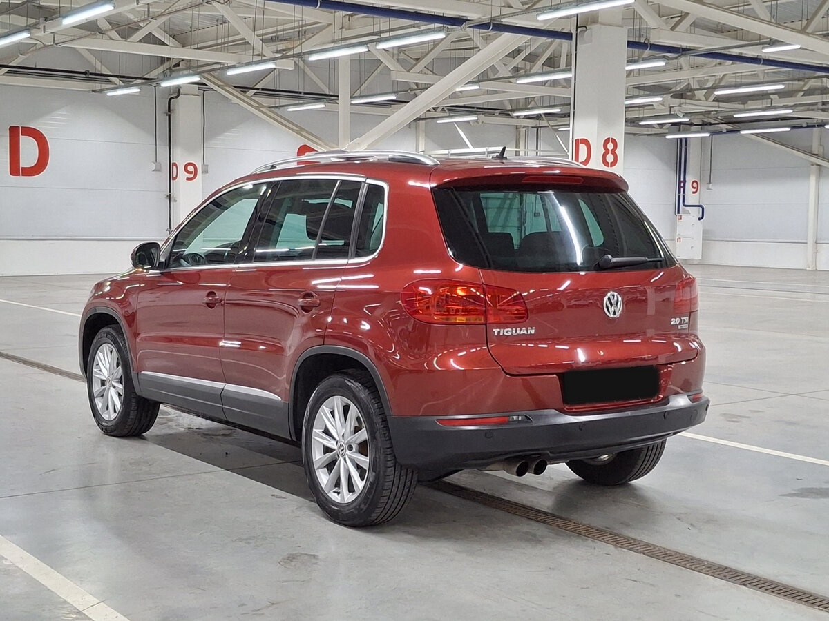 Volkswagen Tiguan с пробегом — 2011 год. Фото: #6