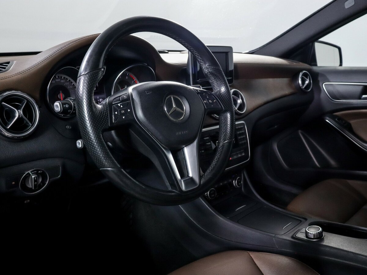 Mercedes-Benz GLA с пробегом — 2014 год. Фото: #10