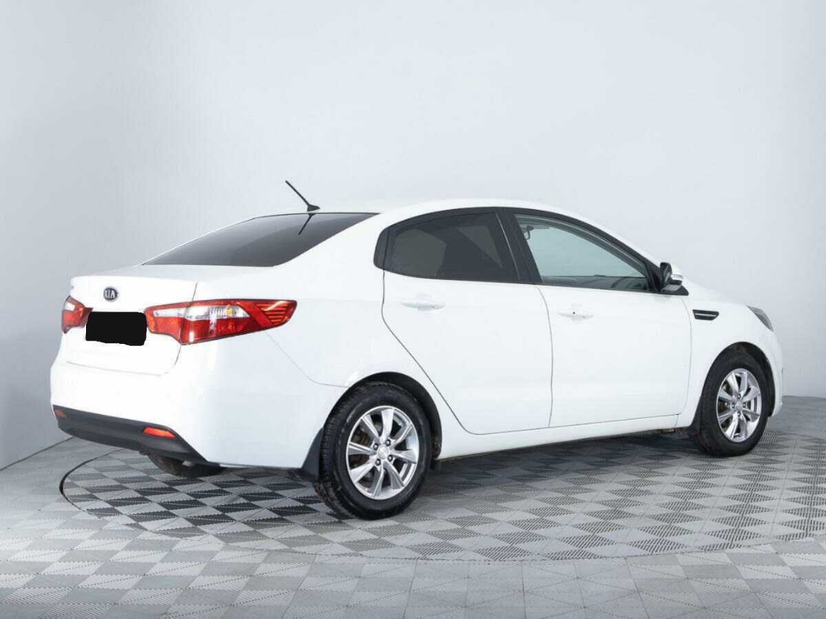 Kia Rio с пробегом — 2012 год. Фото: #4