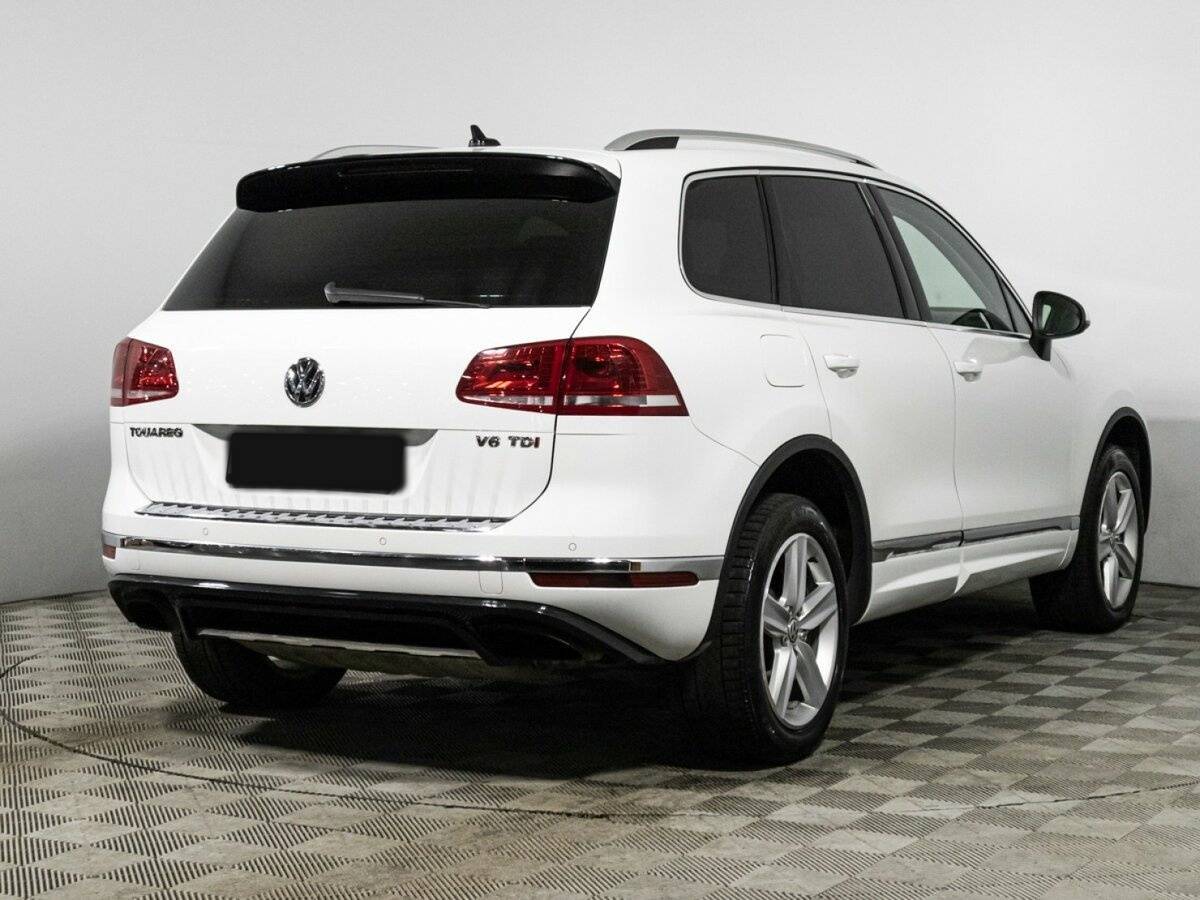 Volkswagen Touareg с пробегом — 2015 год. Фото: #4