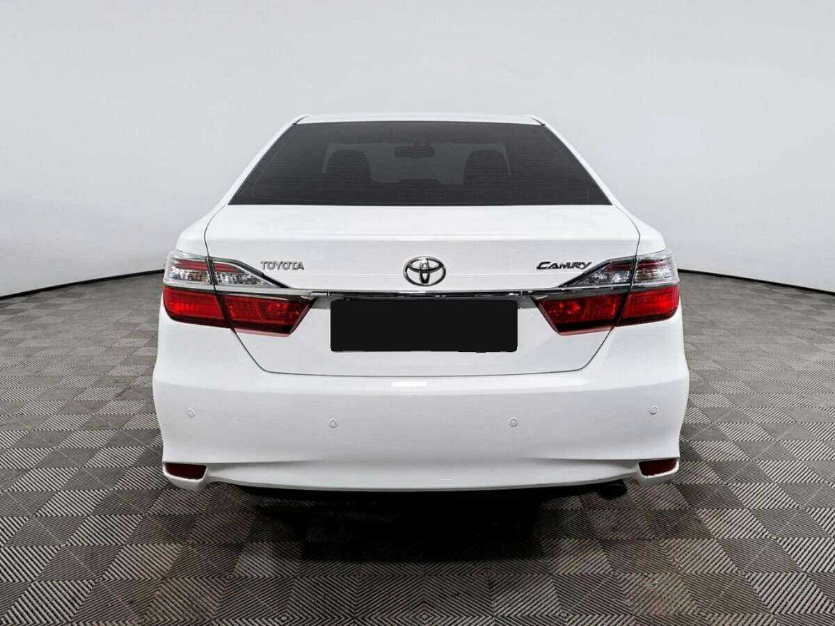 Toyota Camry с пробегом — 2016 год. Фото: #4