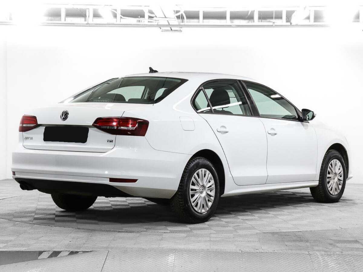 Volkswagen Jetta с пробегом — 2017 год. Фото: #4