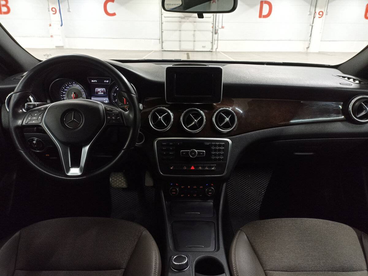 Mercedes-Benz GLA с пробегом — 2015 год. Фото: #13
