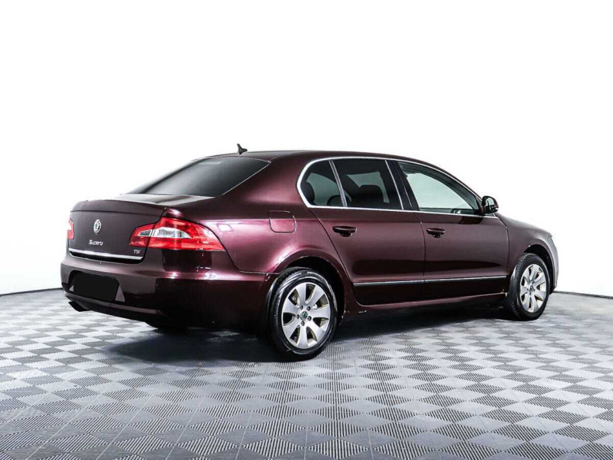 Skoda Superb с пробегом — 2010 год. Фото: #4