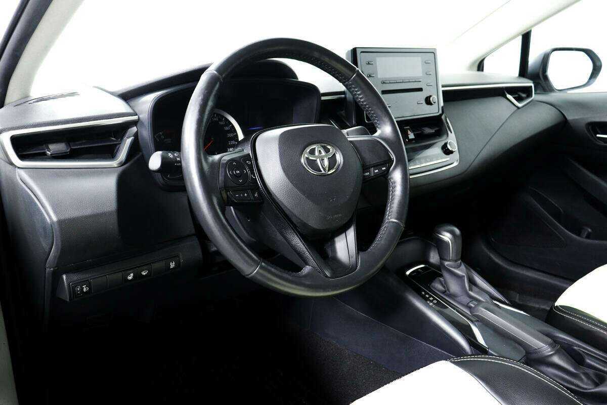 Toyota Corolla с пробегом — 2021 год. Фото: #12