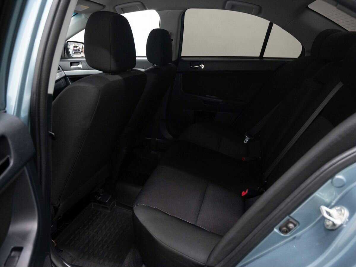 Mitsubishi Lancer с пробегом — 2011 год. Фото: #8