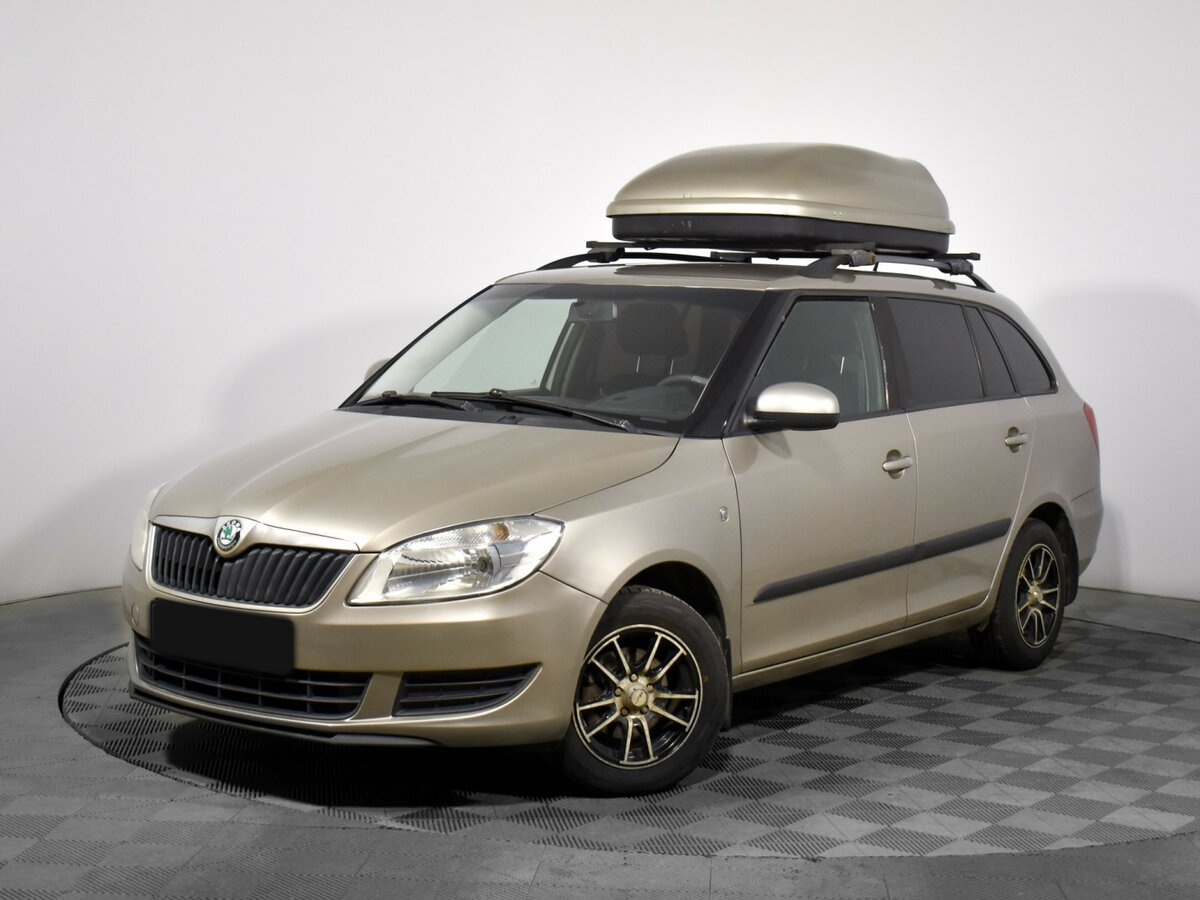Skoda Fabia с пробегом — 2012 год. Посмотреть фото