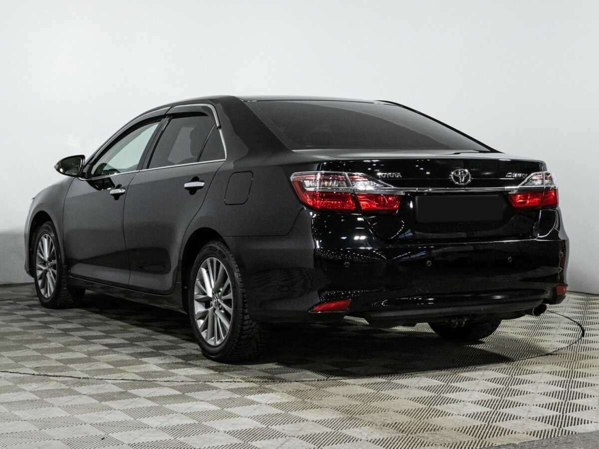 Toyota Camry с пробегом — 2016 год. Фото: #6