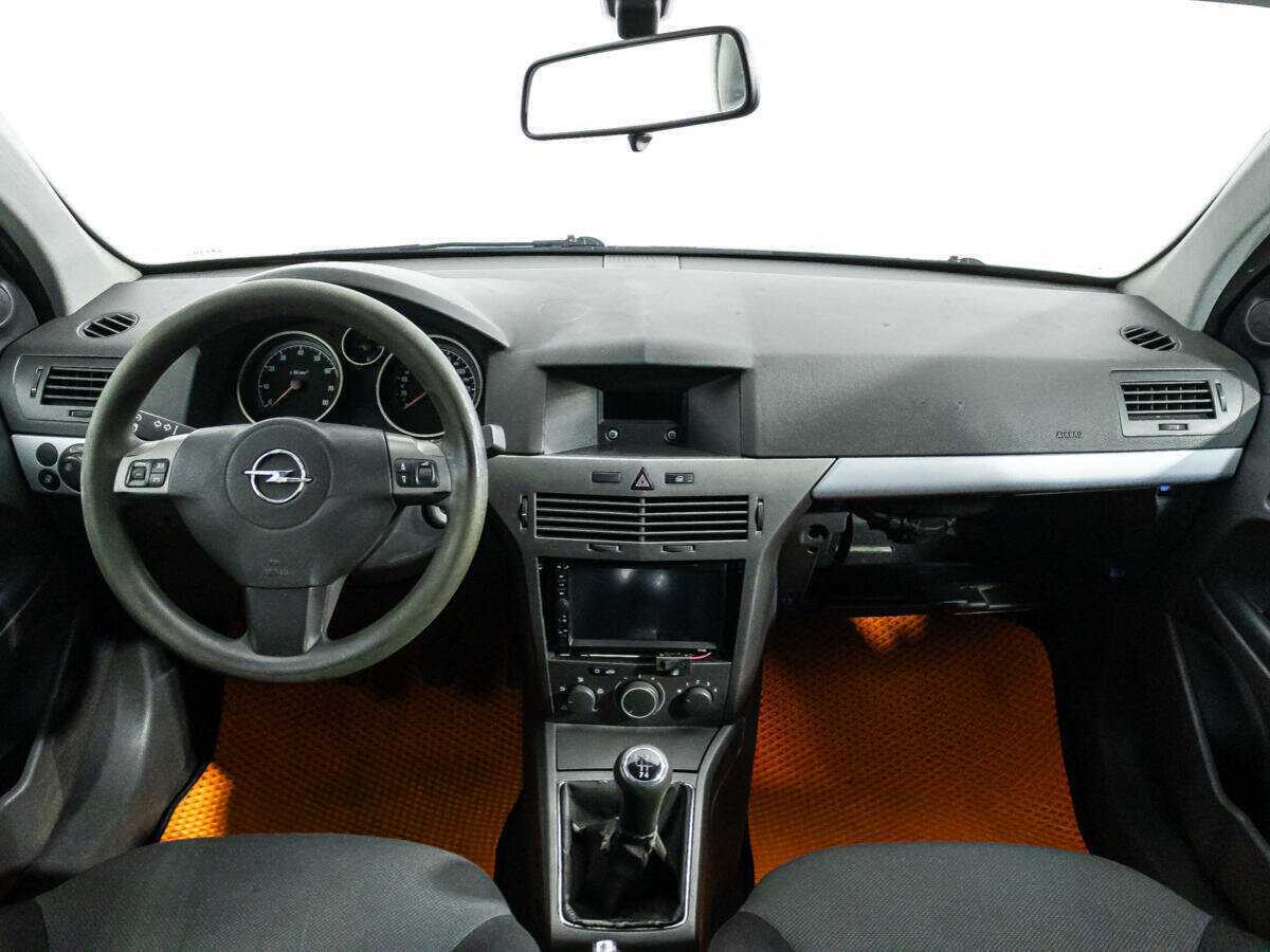 Opel Astra с пробегом — 2005 год. Фото: #12
