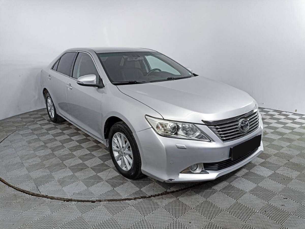 Toyota Camry с пробегом — 2012 год. Фото: #2