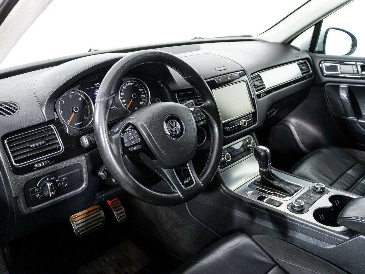 Volkswagen Touareg с пробегом — 2012 год. Фото: #10
