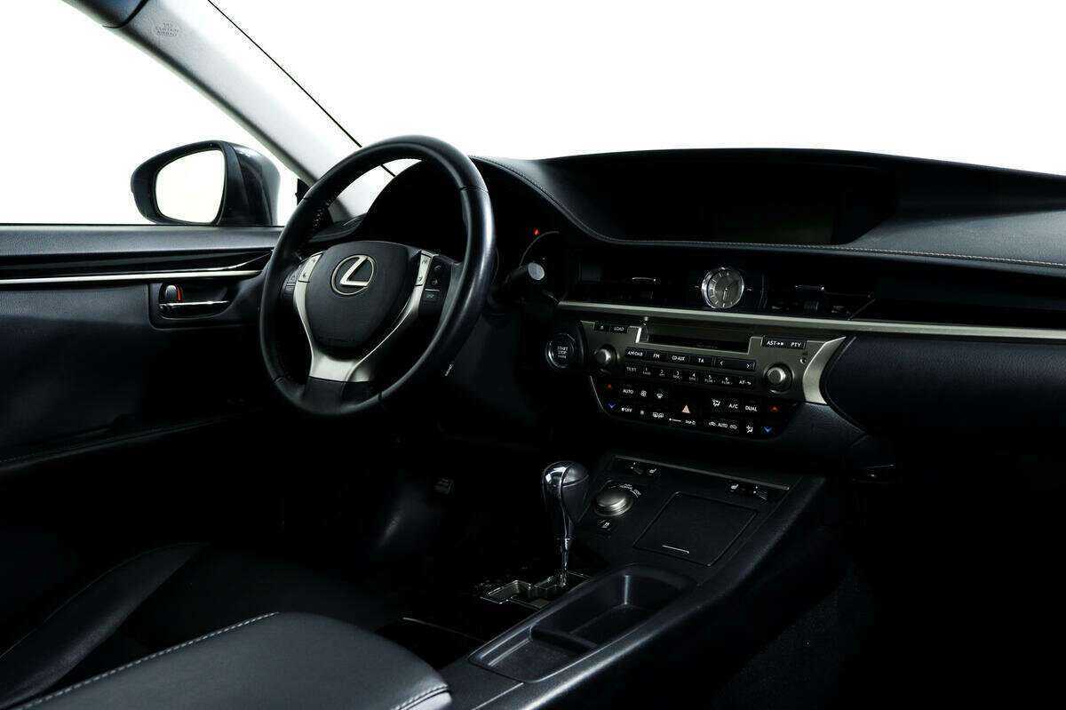 Lexus ES с пробегом — 2012 год. Фото: #8