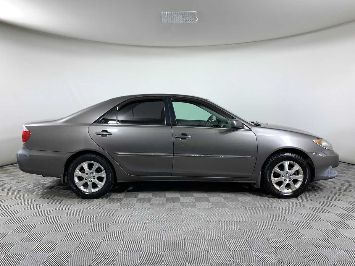 Toyota Camry с пробегом — 2004 год. Фото: #3
