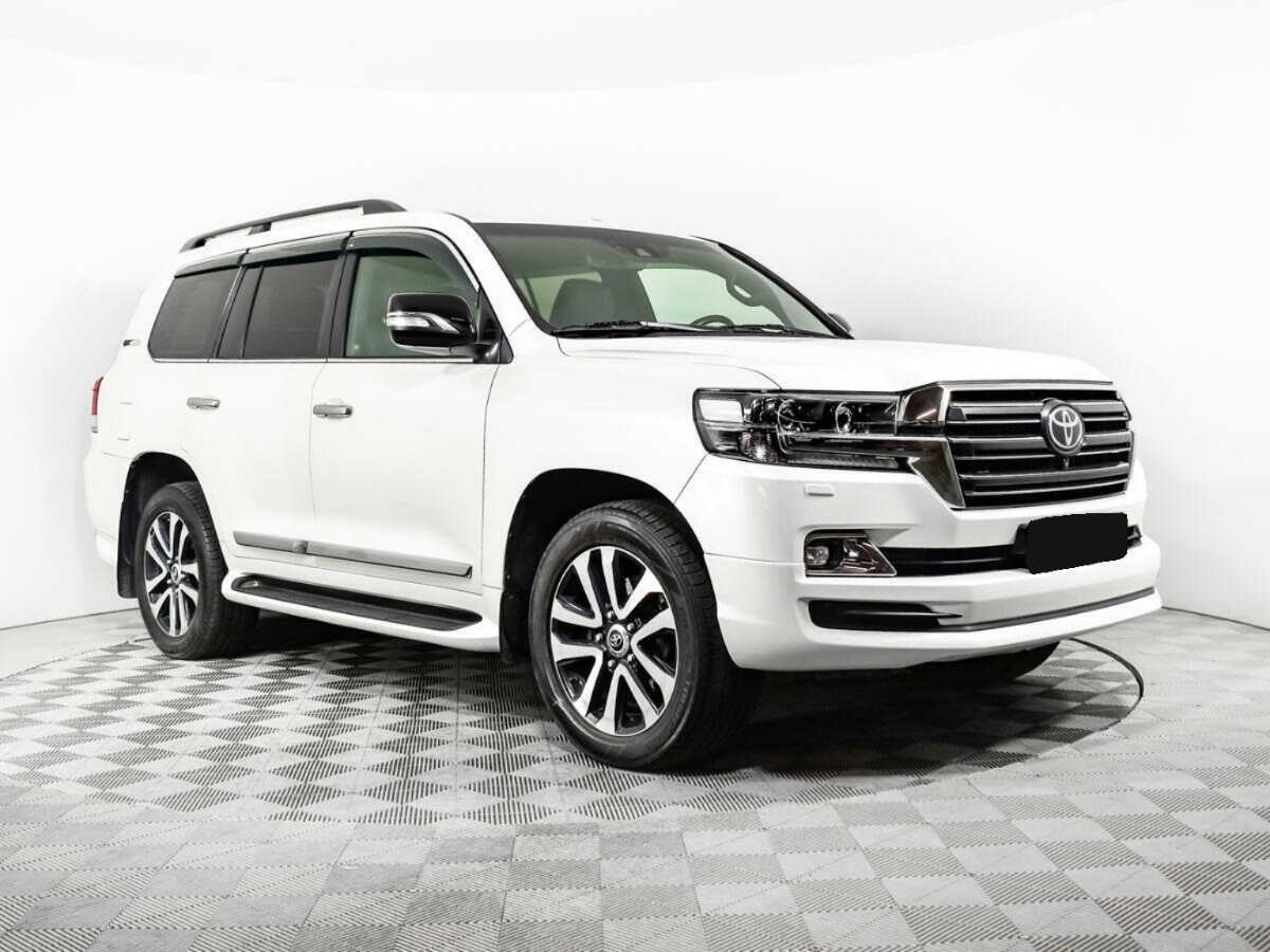 Toyota Land Cruiser с пробегом — 2017 год. Фото: #2