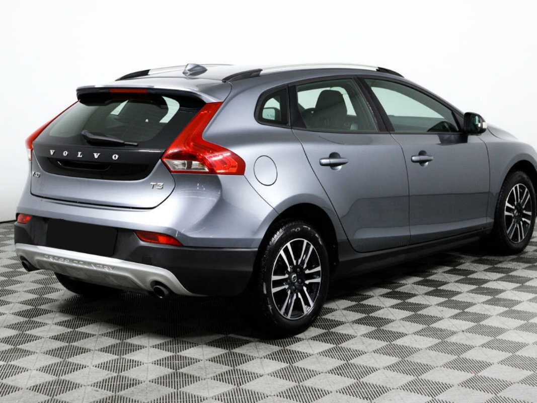 Volvo V40 Cross Country с пробегом — 2017 год. Фото: #4