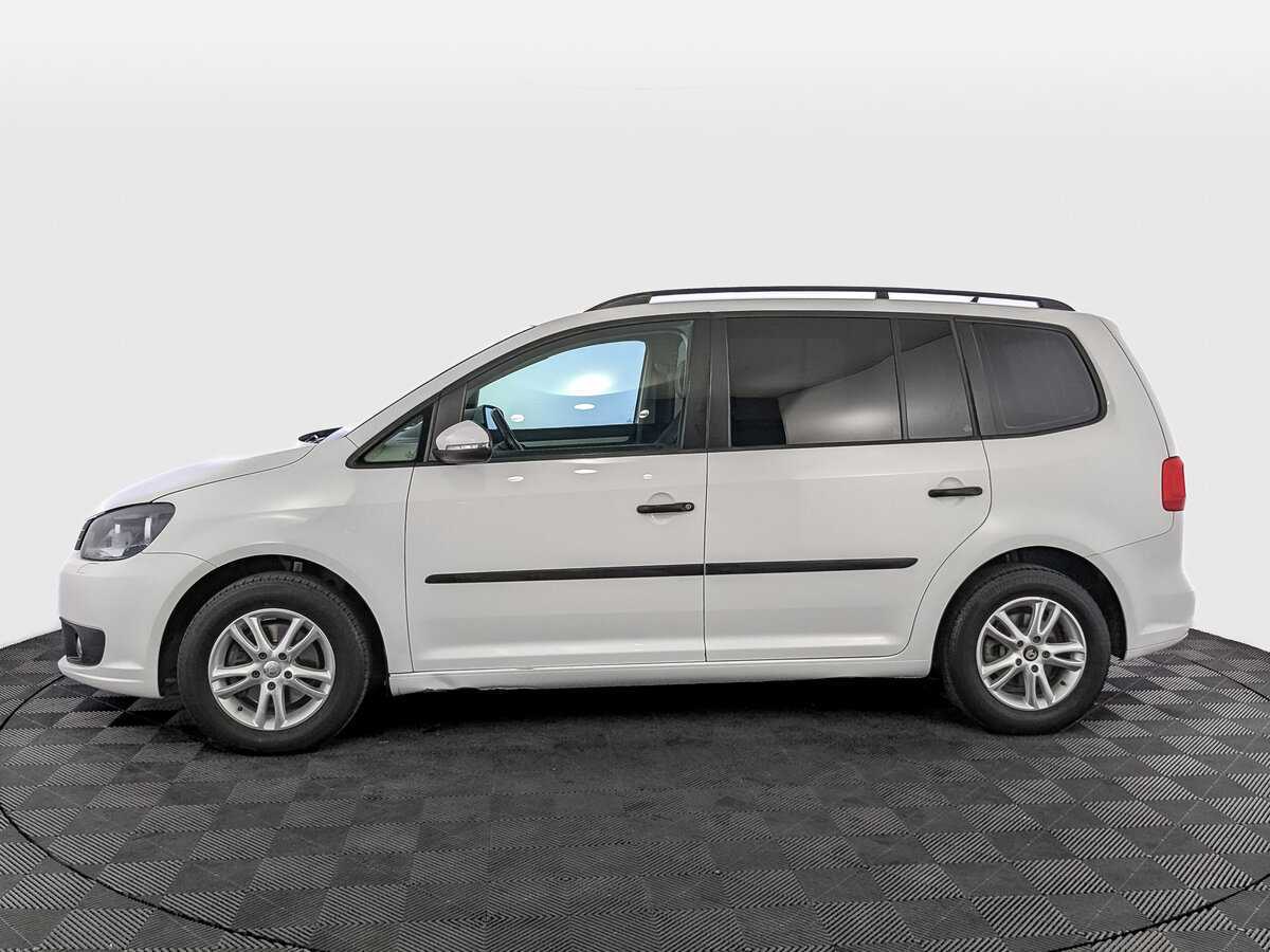 Volkswagen Touran с пробегом — 2012 год. Фото: #7
